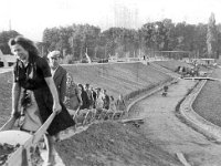 Maksimir, izgradnja atletske staze na stadionu 1948. godine
